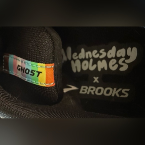 Brooks colorful sneakers X Wednesday Holmes, 7 - Picture 3 of 6